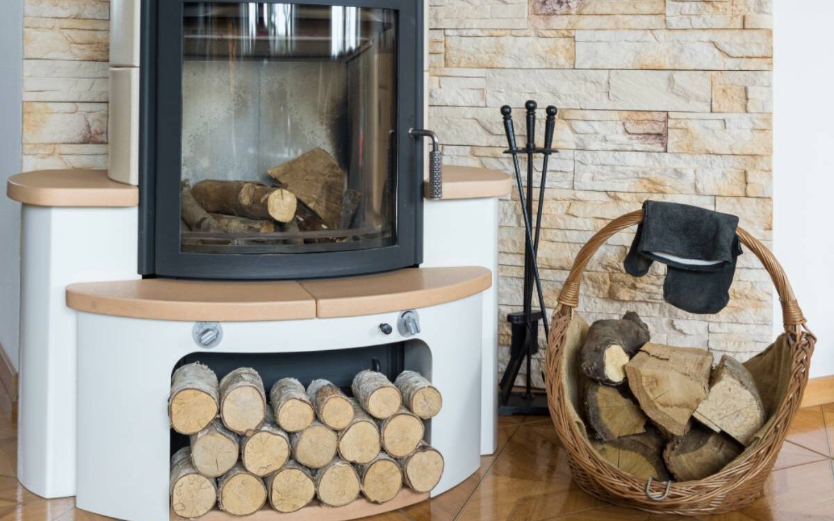 BUCHE_RAMONAGE 1200X750 | Les Cheminées Glam Quels sont les accessoires à avoir pour un poêle à bois ? Munster