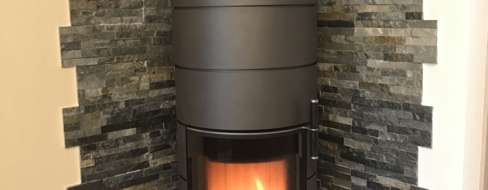 IMG 0695 SCALED 1920X750 | Les Cheminées Glam Quels avantages d’un poêle à bois à double combustion ? Soultz-Haut-Rhin