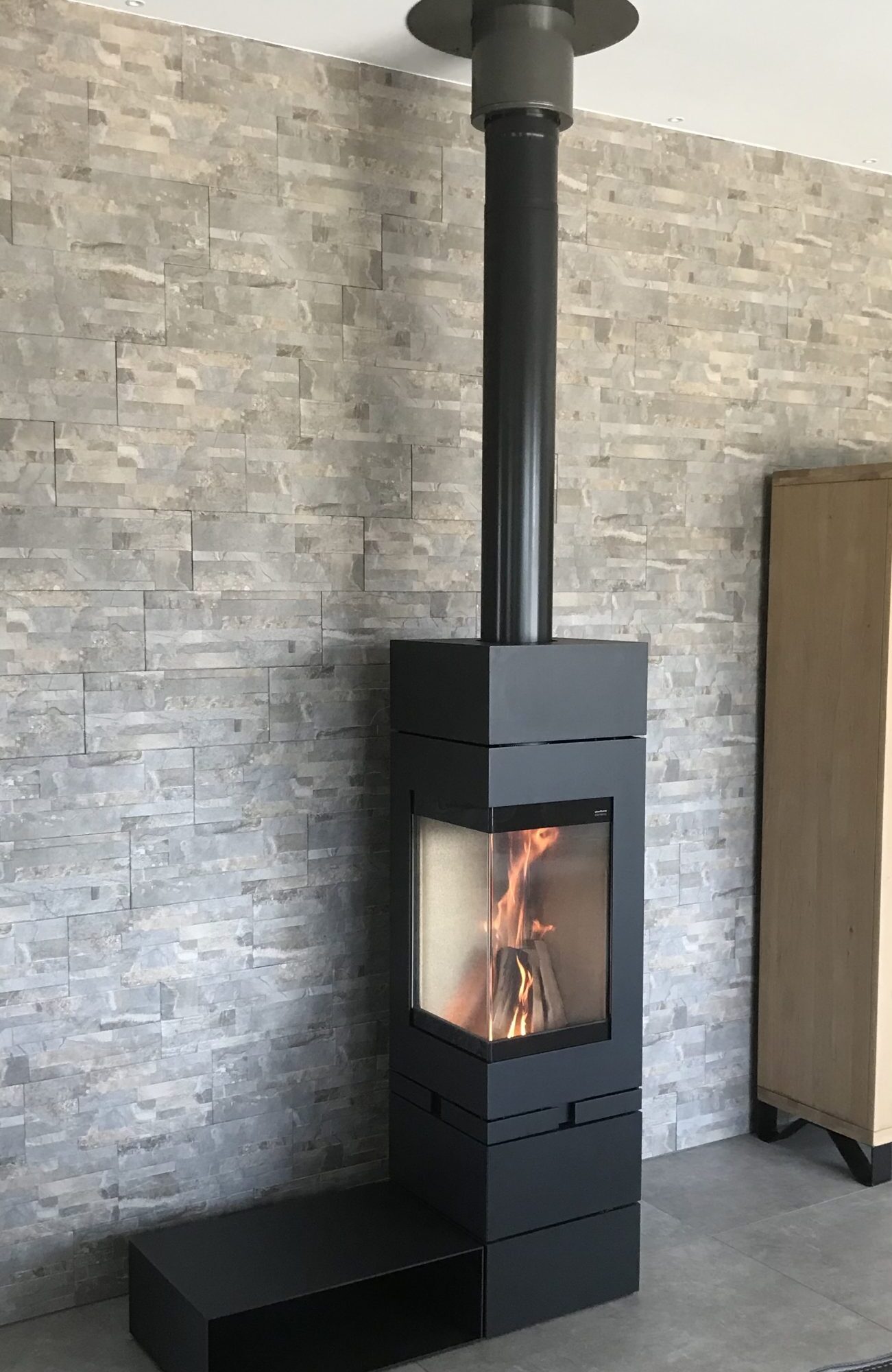 IMG 4118 SCALED 1301X2000 | Les Cheminées Glam Quelle est la consommation d’un poêle à bois ? Colmar