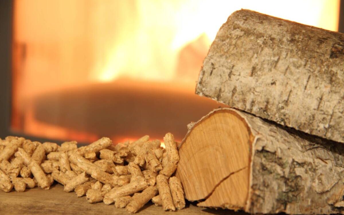 VITRE_POELE 1200X750 | Les Cheminées Glam Comment nettoyer la vitre d’un poêle à granulés ? Soultz-Haut-Rhin