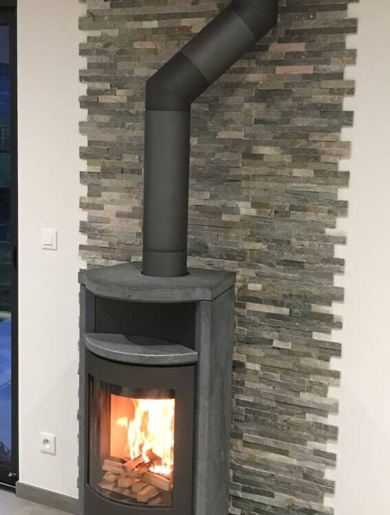 IMG 1970 567X750 | Les Cheminées Glam Pourquoi installer des protections murales derrière son poêle ? Colmar
