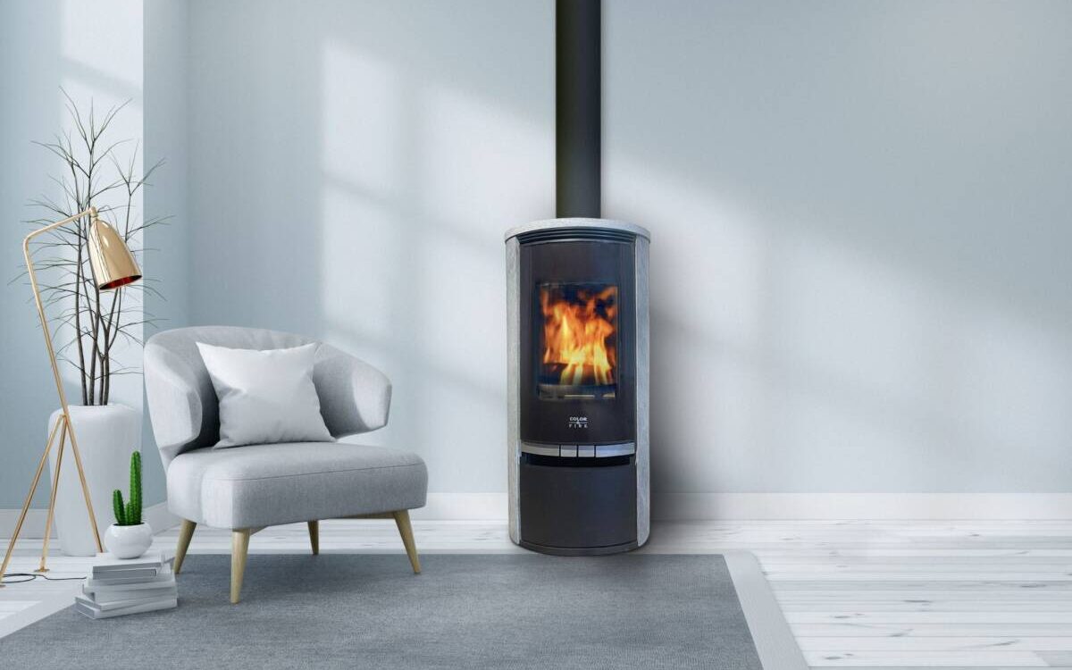 GALINA G1 IMAGE PR. 1200X750 | Les Cheminées Glam Poêle à bois Color & Fire Galina G1 Ribeauville